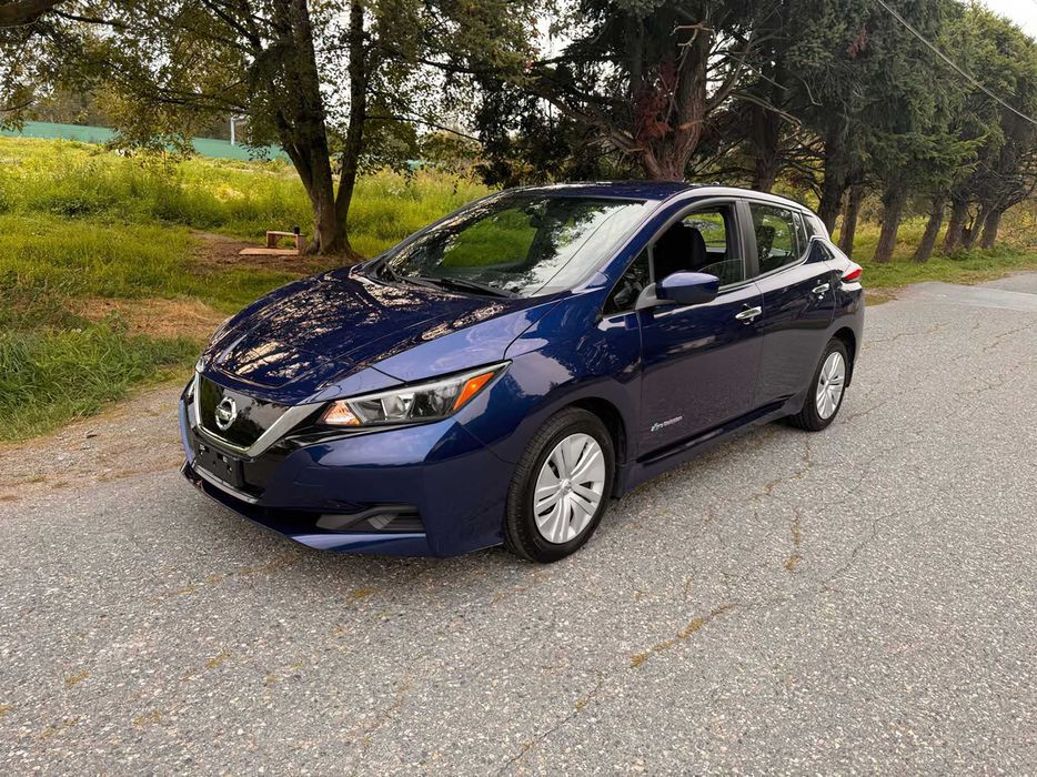 Nissan LEAF SV      2020