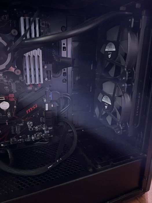 Vendo Torre i7 8700K, 32GB DDR4 3000 CL16 (gskill), 750W