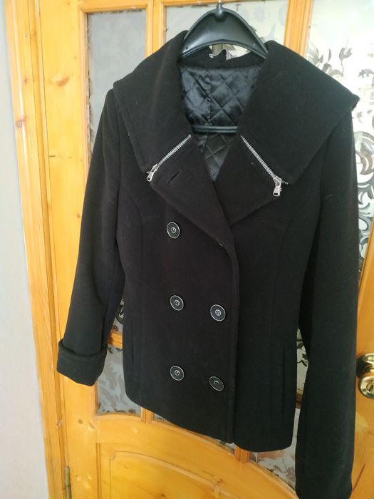 Продам куртку 42 р