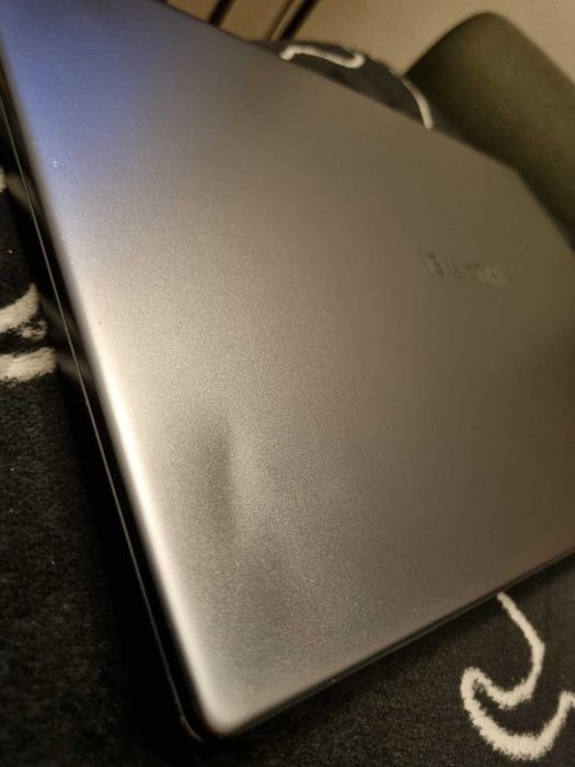 Huawei D15 R5 3500U, 8GB RAM, 238GB ROM.