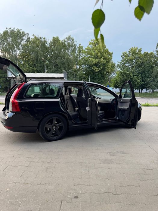 Volvo v50 2010 р