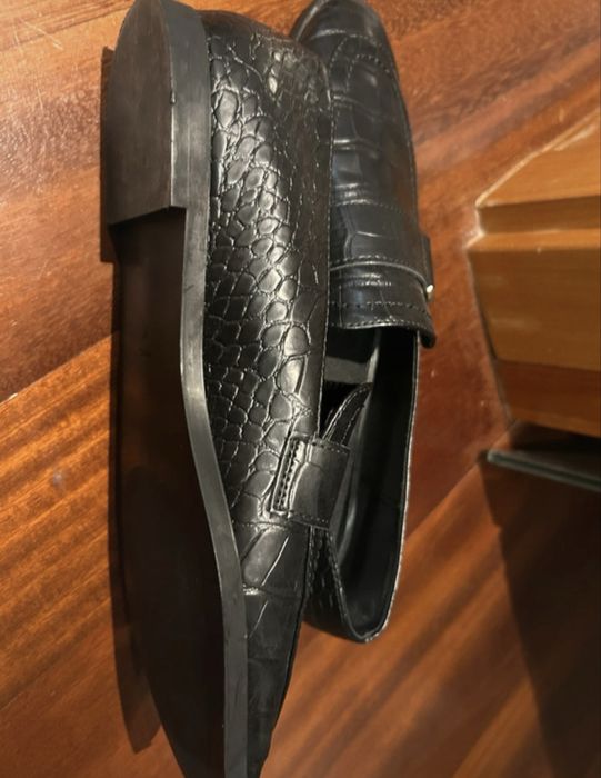 Sapatos pretos Mango