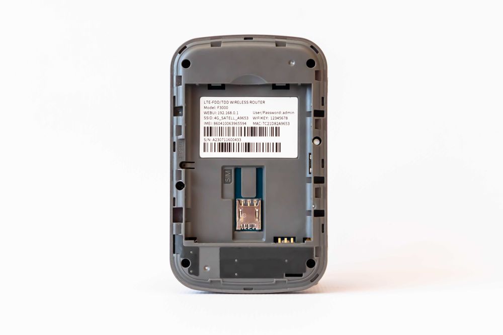 Кишеньковий 4G WiFi роутер SATELL F3000