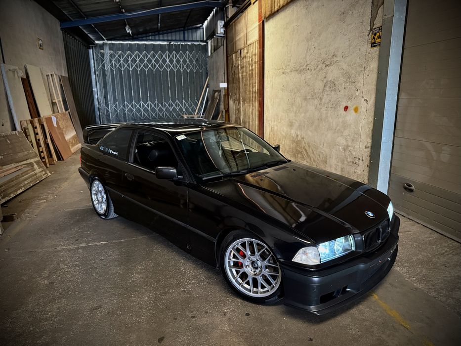 Bmw 318is coupe.