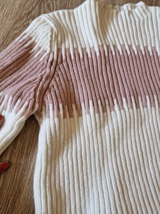 Sweterek ze spódnicą M komplet biało różowy.