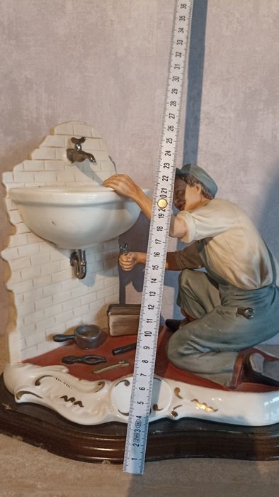 сантехник статуэтка Capodimonte Италия .