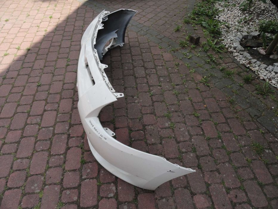 Toyota Auris 2 Zderzak przód 06-09