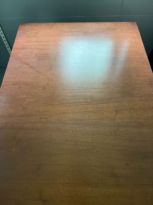 Biurko lub stół z litego drewna, piękny kolor brązu, czarne elementy