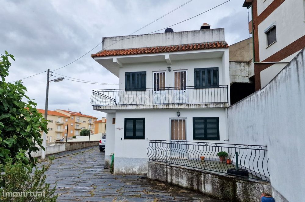 Residencial em Vila Nova de Foz de Côa — Vila Nova de Foz Côa, Guarda