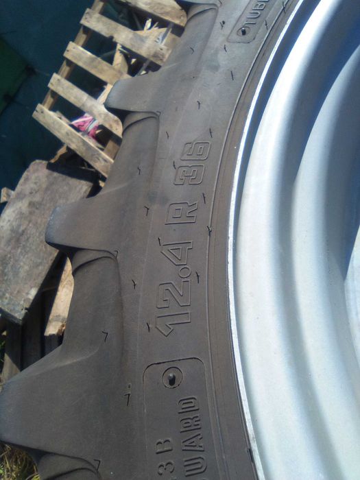 Sprzedam Koła 12,4R36 JCB Fastrac 2140
