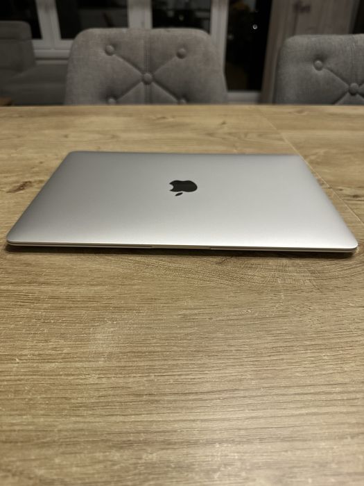 Jak Nowy MacBook M1 256GB