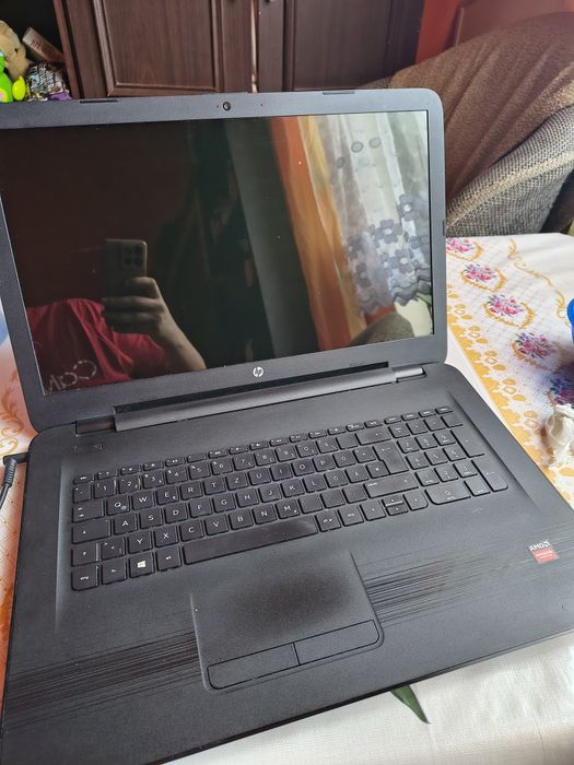 Laptop HP duży ekran 17'3 radeon