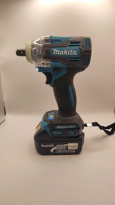 [Promocja] Akumulatorowy klucz udarowy 1/2 + na bity do aku Makita DTW300 18v