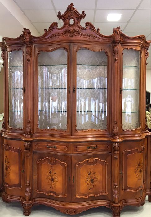 Сервант для гостинної