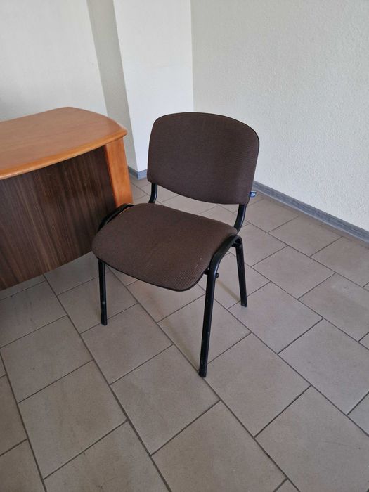 Стул офисный. 3 штуки
