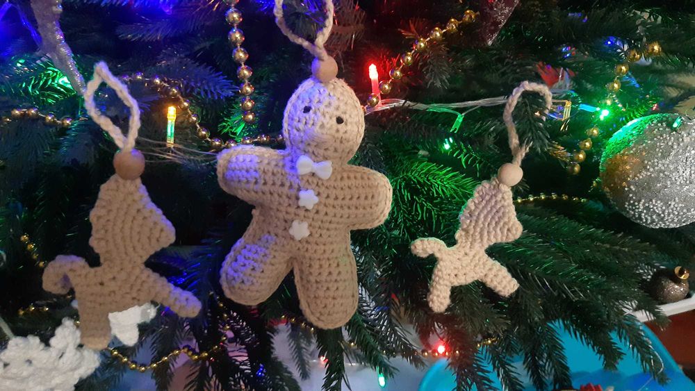 Новорічні прикраси нв ялинку декор