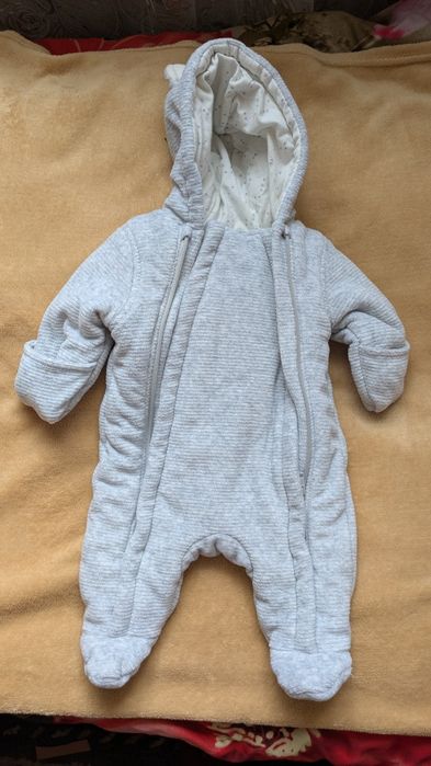 Продам Деми комбинезон на 3-6 месяцев