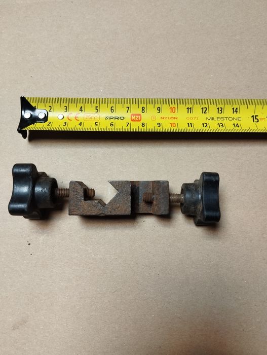 Łącznik krzyżowy na pręt