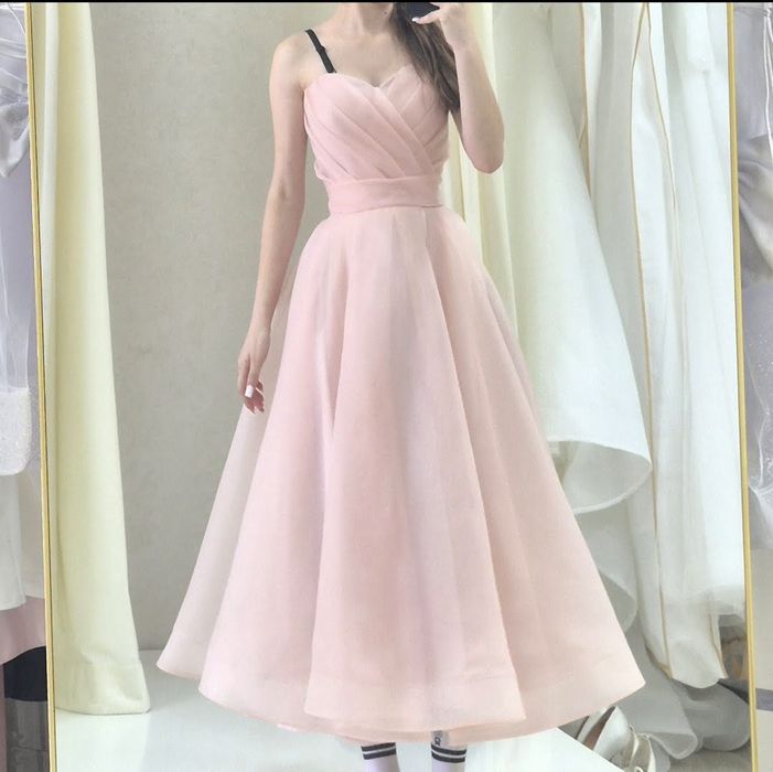 Випускна сукня 2025