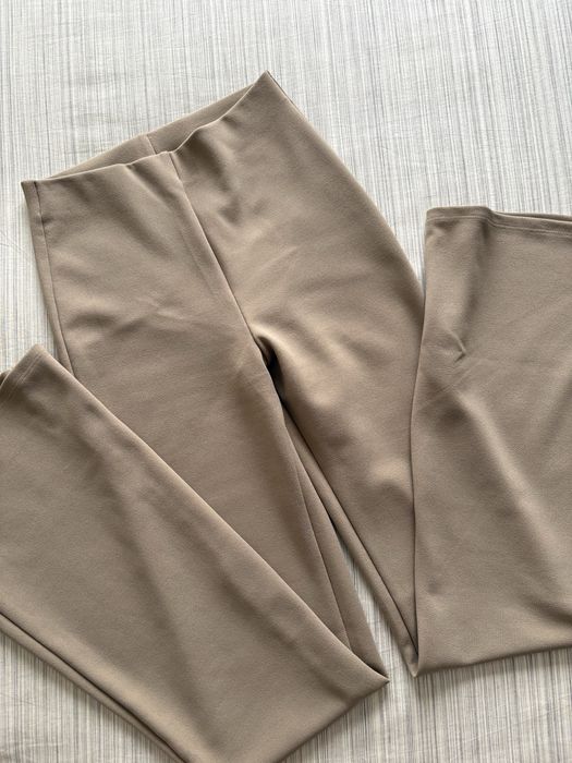 Calças flare creme H&M