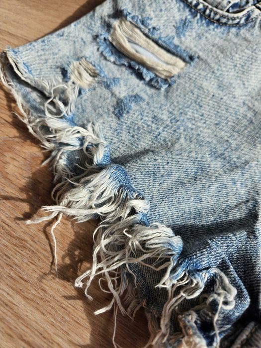 Krótkie jeansowe spodenki szorty  jasnoniebieski Rozmiar XS (34)