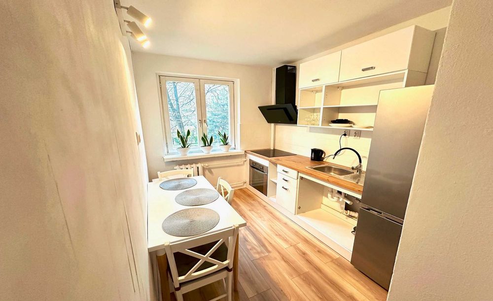 Pokój ul.Guderskiego-duży pokój-Gocław-Praga południe-duzy balkon