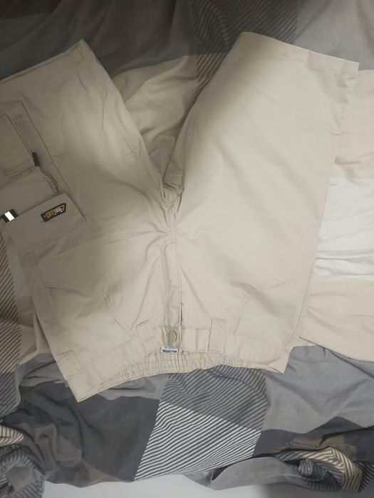 Calções da marca topcraft e outro da Pull bear