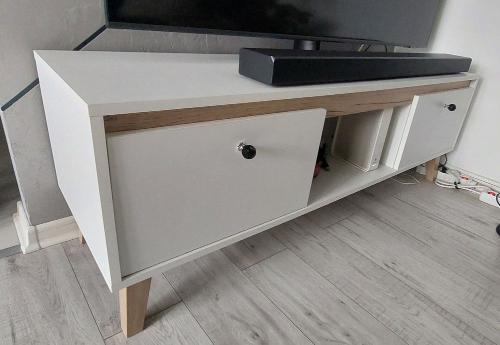 Szafka pod RTV biała