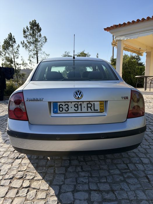 VW Passat 1.9, 130cv.  310000km. Apenas 2 donos.