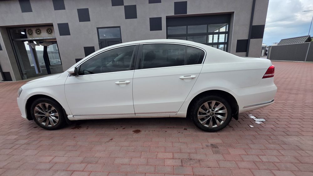 Passat B7 2011 2.0 дизель Автомат європа