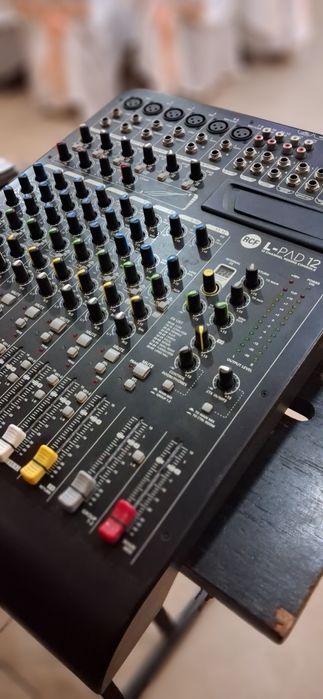 Микшерный пульт RCF L-12