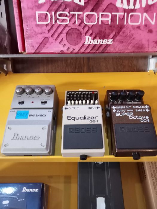 Pedais e pedaleiras [ Guitarra, Baixo & Piano-Teclado ]