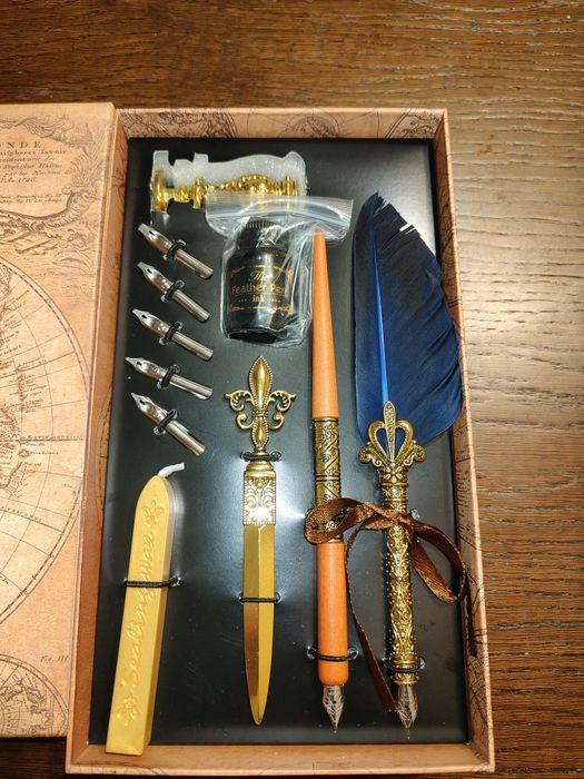 Zestaw do kaligrafii z niebieskim piórem