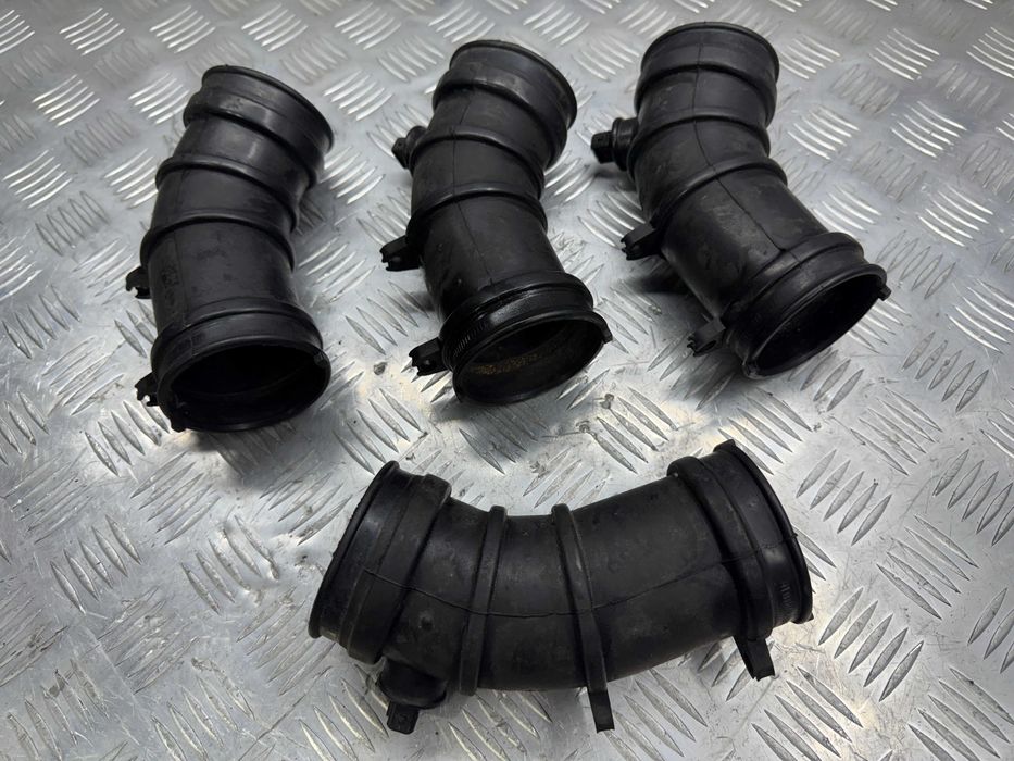 Патрубок воздушного фильтра Opel Vectra B 1.8 2.0  90500407