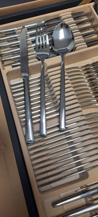 Faqueiro belíssimo de 130 peças CHICAGO NOVO