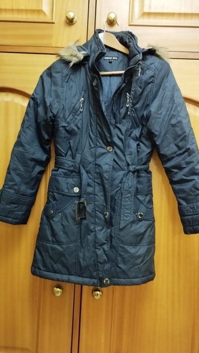 Kispo com capuz . Azul marinho, tamanho M