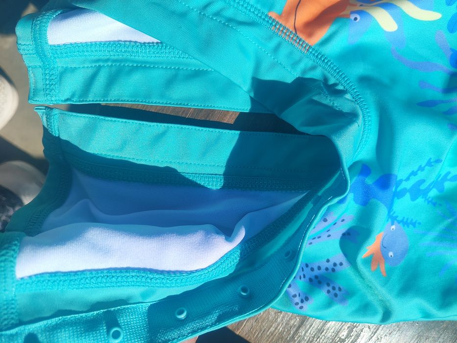 Продам дитячий одяг