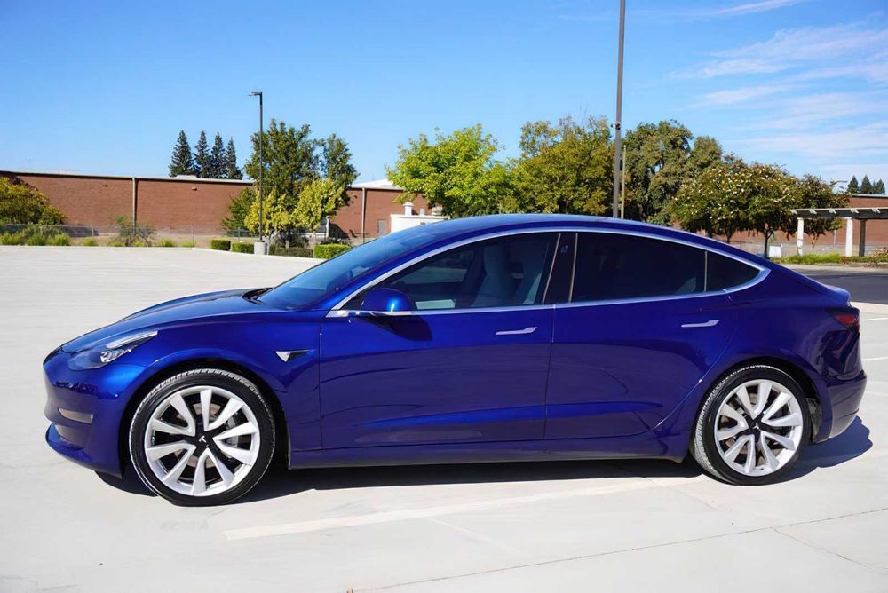 Tesla Model 3 Long Range      2019
