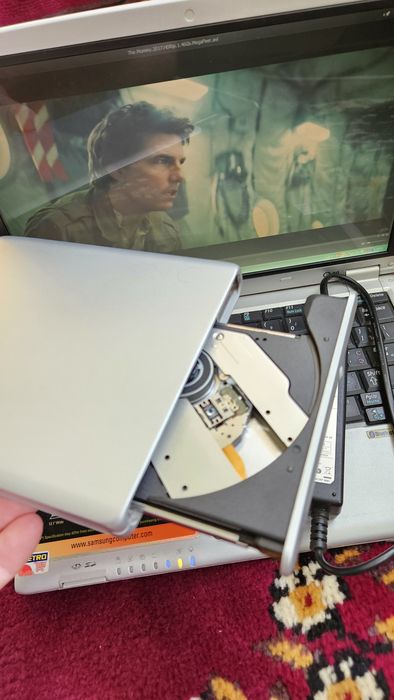 Ноутбук SAMSUNG NP-Q40