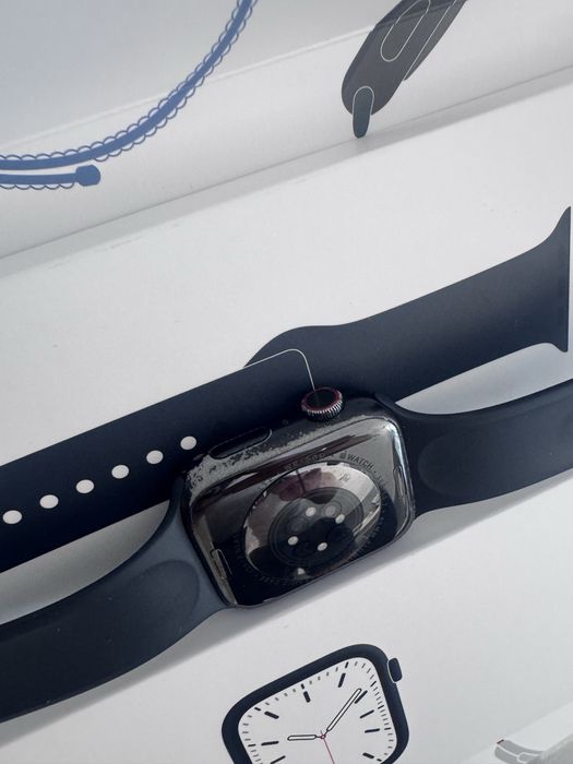 Apple Watch Series 7 (GPS + Cellular)