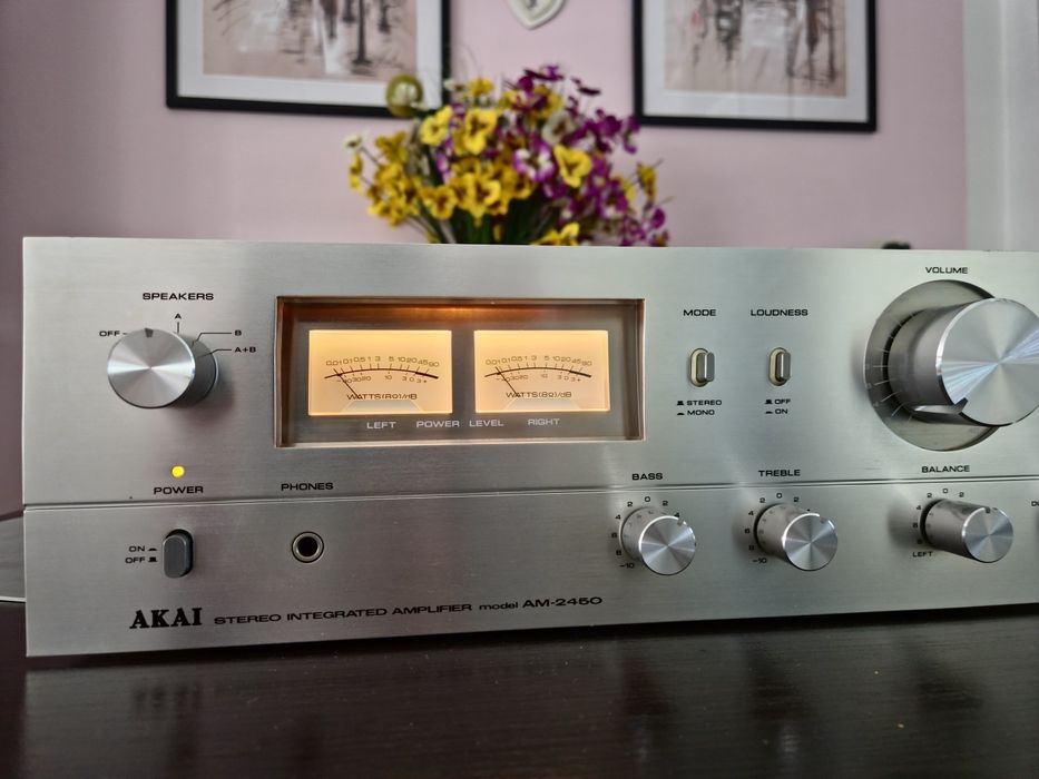 Akai AM-2450 srebrny