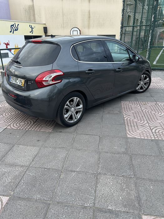 Peugeot 208 e-HDI 115 cv
