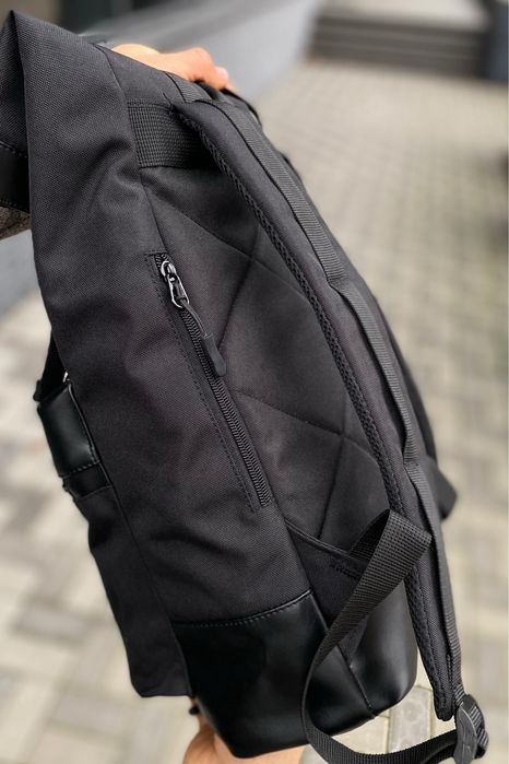 Рюкзак ролл топ чорний для міста спорту подорожей портфель