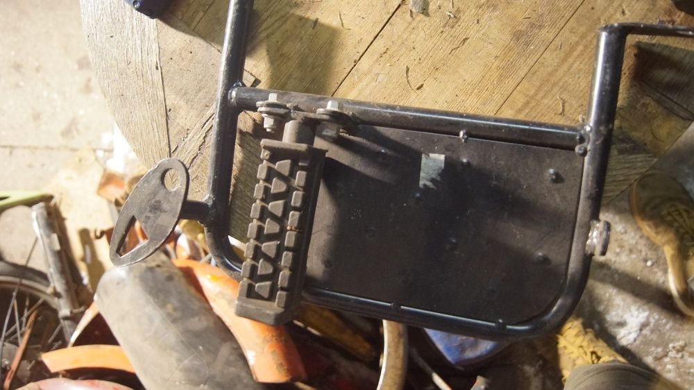 Quad 125 i 250 podesty podnóżki metalowe