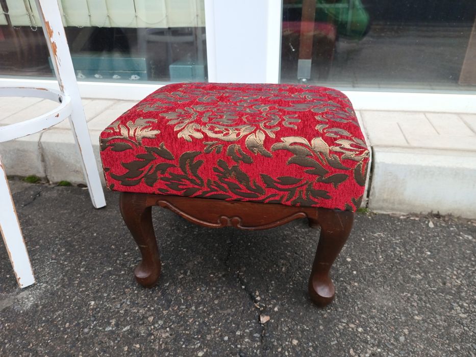 Цікаві стільці: барний-будуарний