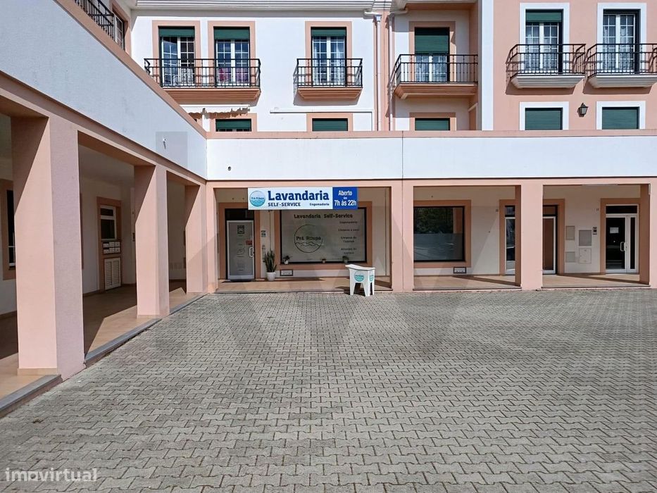 Oportunidade de Investimento: Lavandaria e Engomadoria em Pleno Funcio — Nossa Senhora Da Vila, Nossa Senhora Do Bispo E Silveiras, Évora