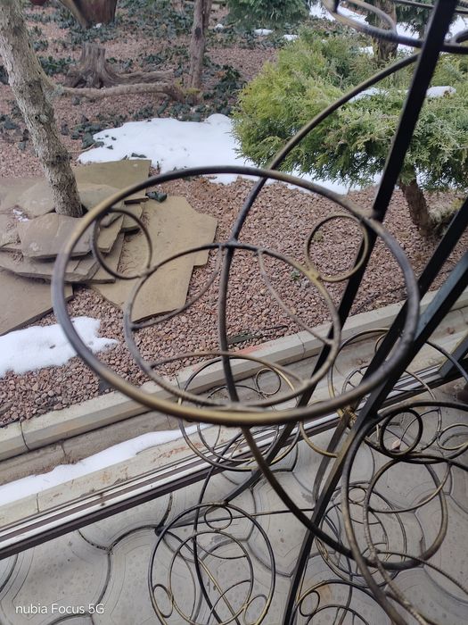 Подставка под цвети