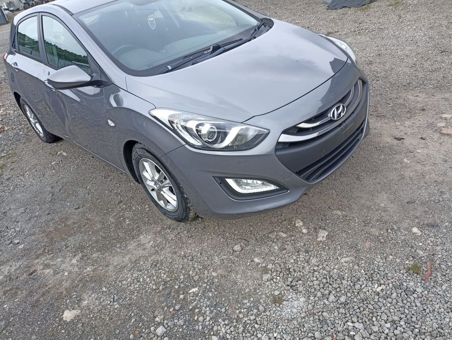 Hyundai i30 active Anglik silnik 1.6cdri przód Hyundai i30