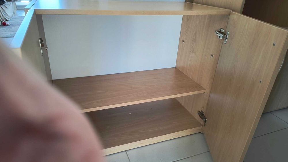 Meble do pokoju (płyta jasny dąb Egger, zawiasy Hafele)