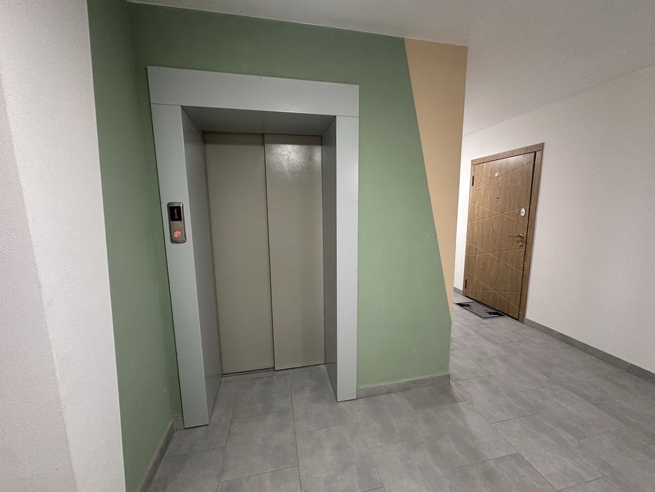 Продам 1-кімнатну квартиру . Новобудова . Центр. Є -оселя  .